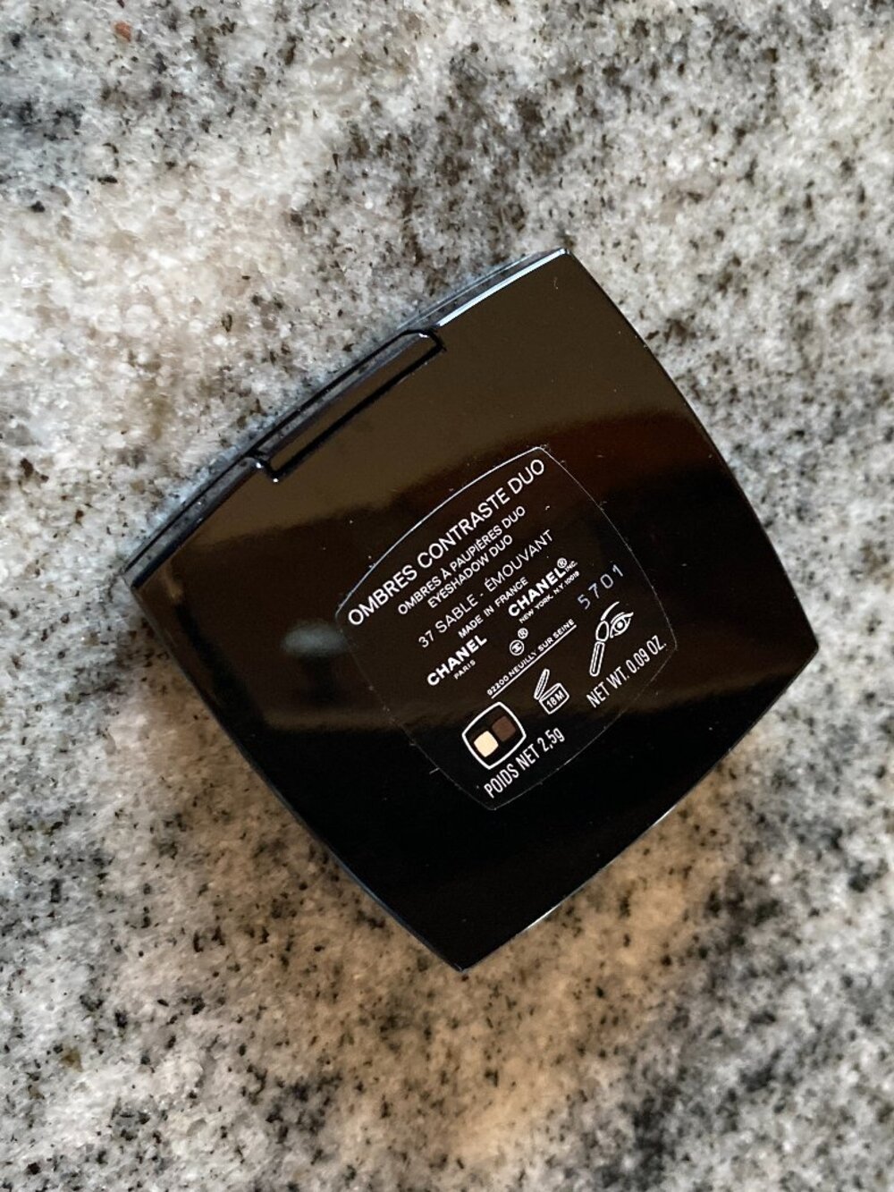 Chanel eyeshadow #37 Sable